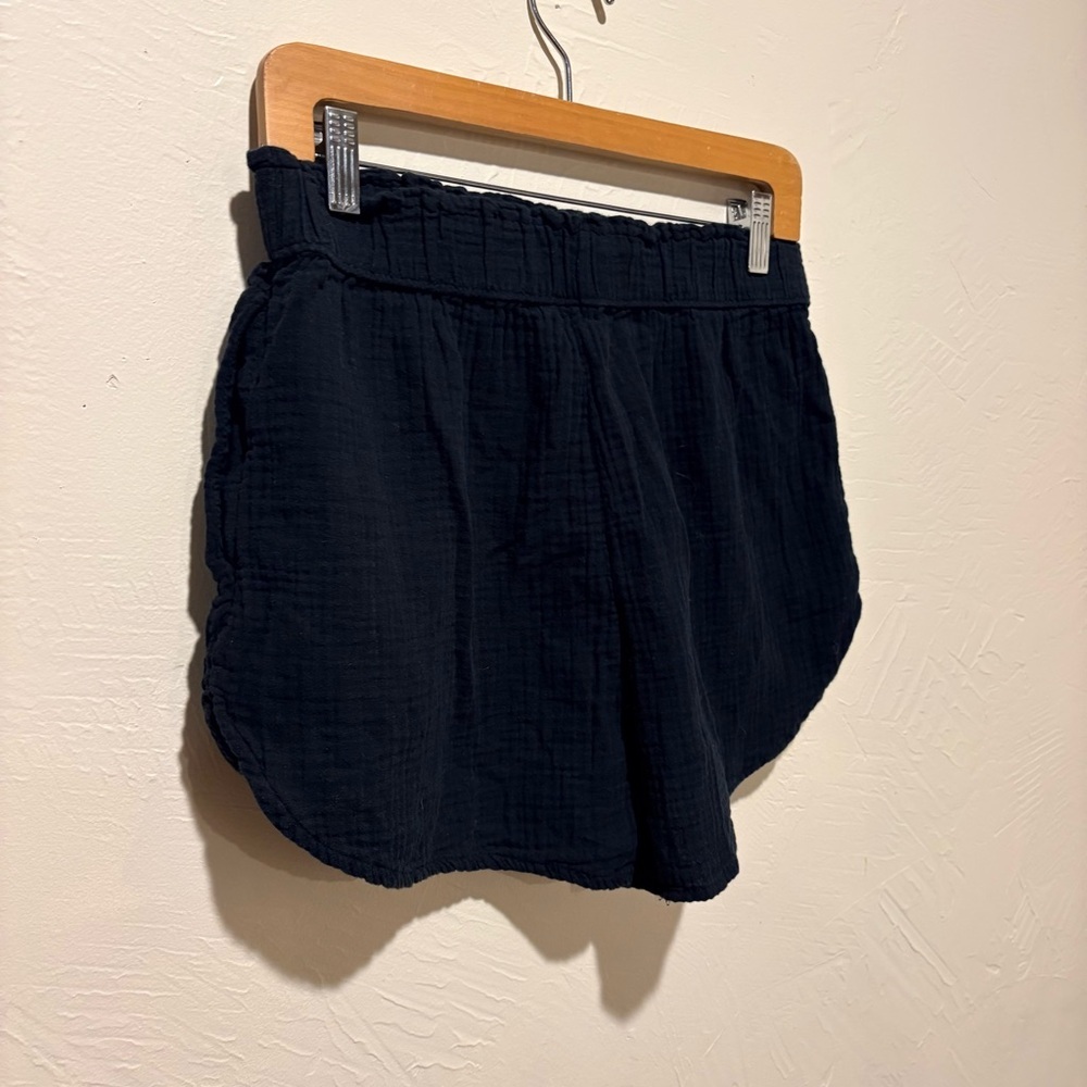Universal Thread Black Shorts - Picture 3 of 4